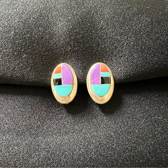 Vintage Native American Sterling Sliver Earrings Signed - Picture 2 of 6